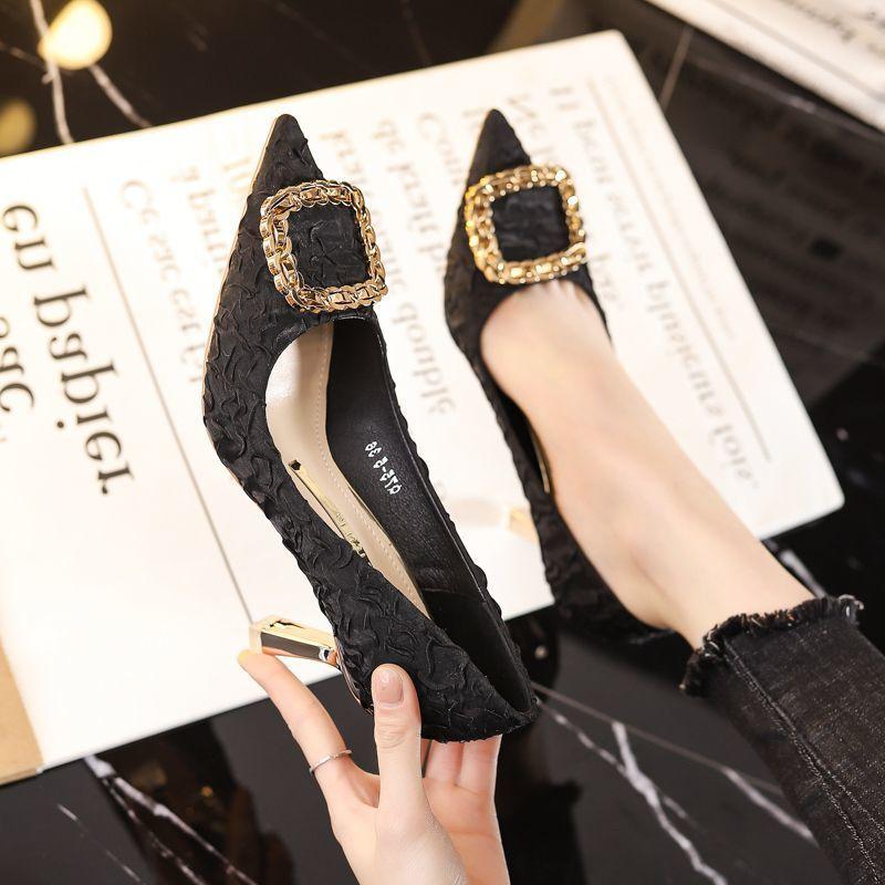 

Туфли на низком каблуке-шпильке, женственность, осень 2025, новые заостренные квадратные пряжки, фея, ветровая одежда, одиночные туфли, женские приливы 34