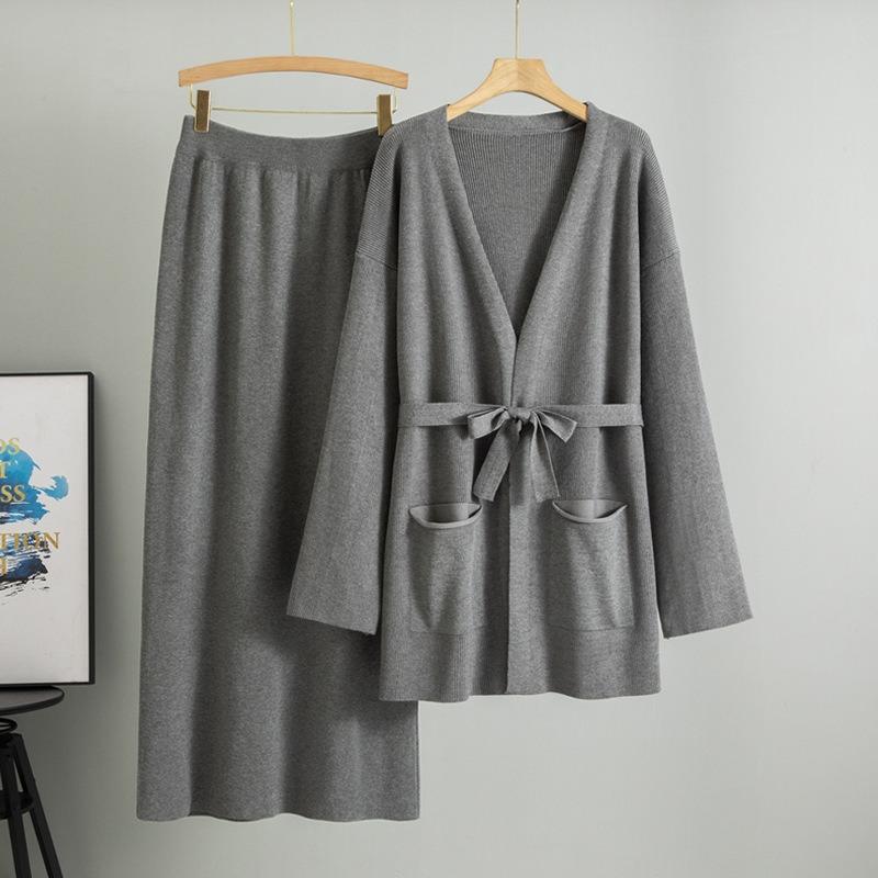 Dam Vår Ny V-ringad Lösstickad Kjol Stilfull Kofta Tvådelat Set i Stora Storlekar