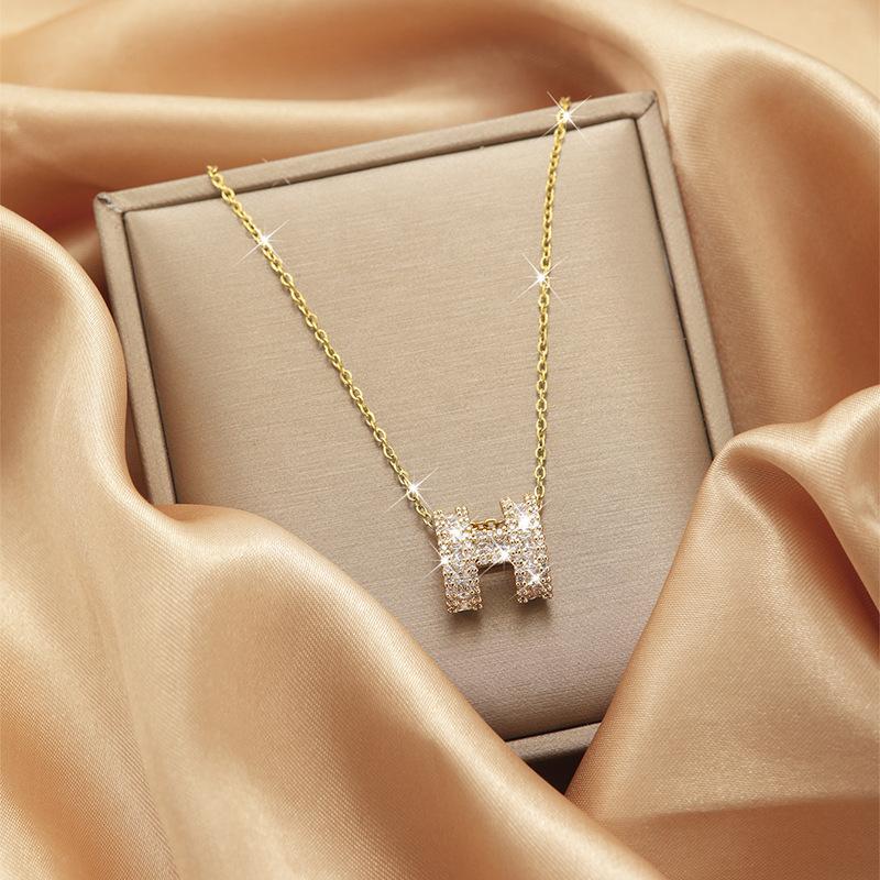Luxury Shiny Stainless Steel 18k Gold Zircon Heart Butterfly Pendant Necklace Women Boutique Pearl Flower Leaf Necklace for Gift