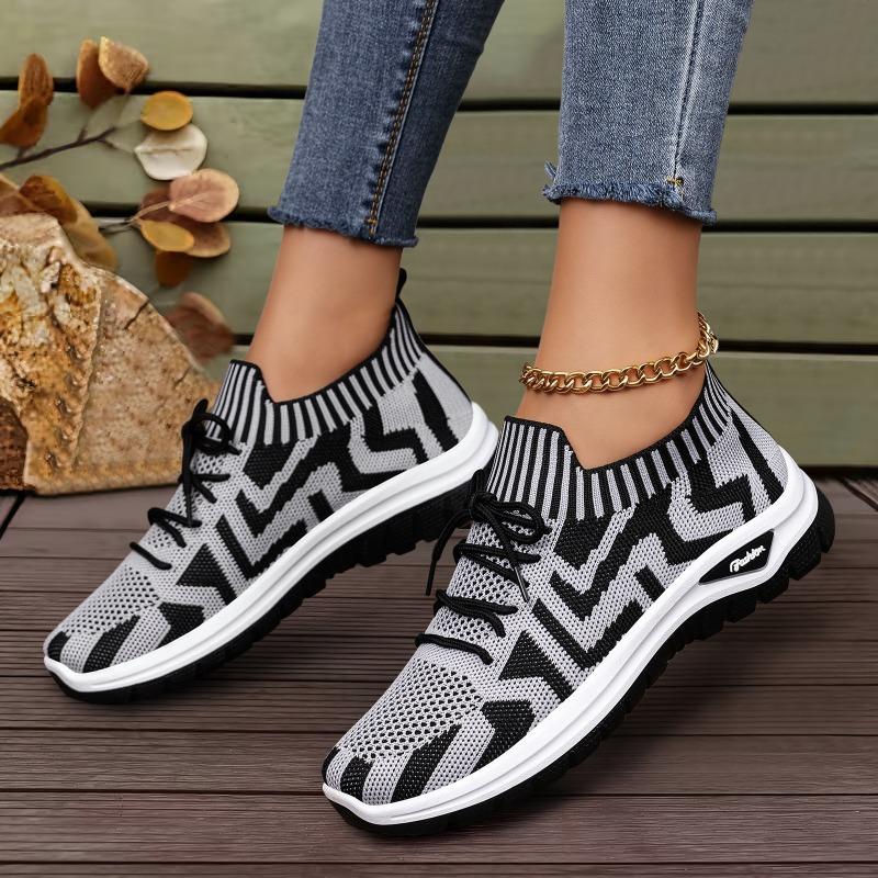 Shoes women's fashion women's shoes color matching casual shoes light mouth soft sole flying woven shoes breathable and comfortable sports shoes