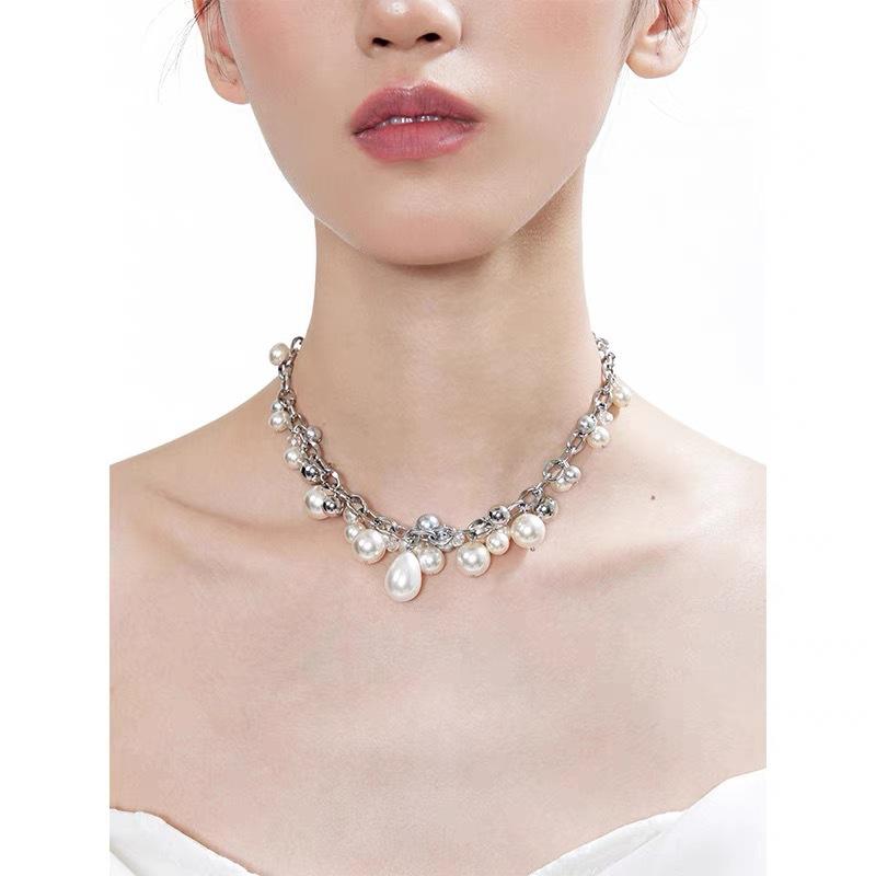 Double-layered Necklaces Strung Together, Long Pendant Necklace for Women, Cold and Elegant Style, Collar Chain, High-end Feeling