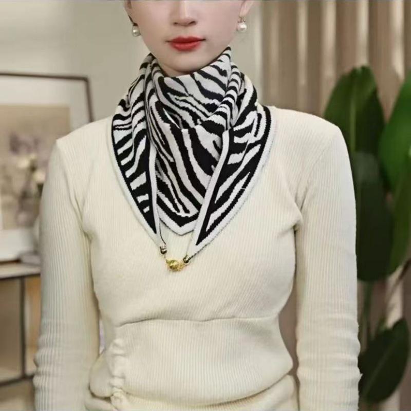 Elegant Women's Knitted Magnetic Buckle Triangle Scarf and Neck Warmer
