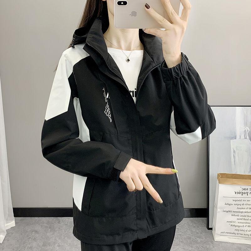 Petite Women s Red 3-in-1 Ski Jacket: Windproof, Waterproof, Velvet-Lined Winter Windbreaker M