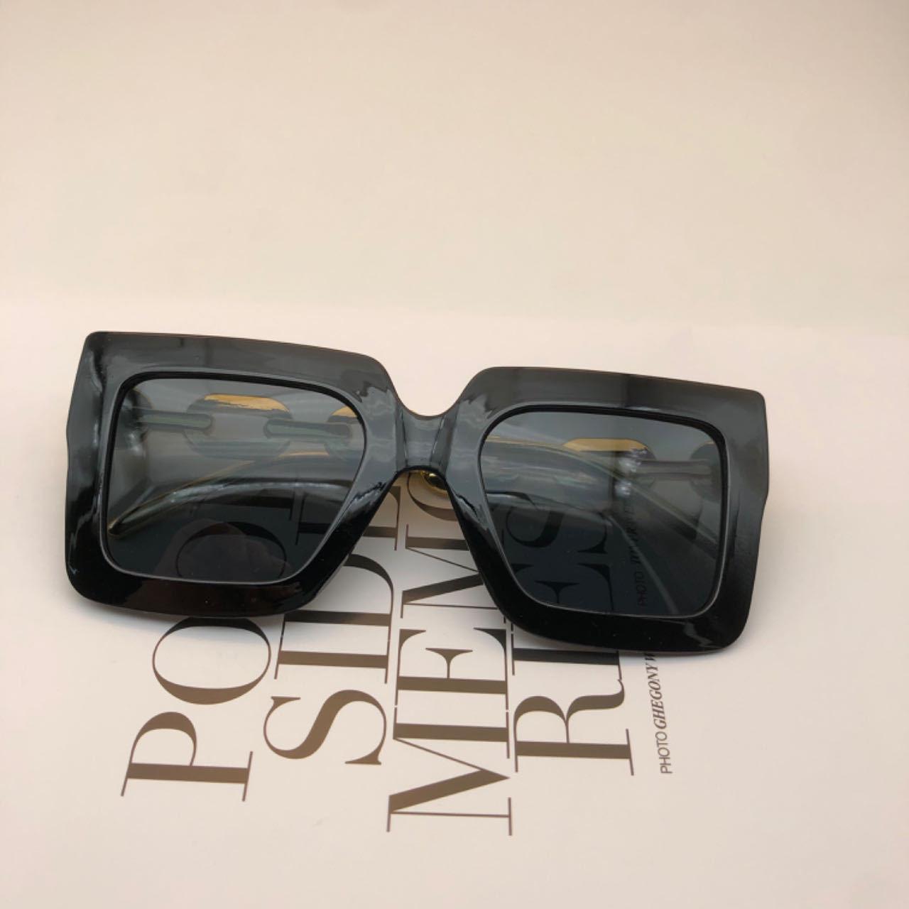 

Солнцезащитные очки Chic Square Frame для женщин - европейская и американская мода, защита от ультрафиолета, большая оправа