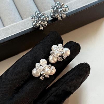 Brincos Exquisitos de Zircônia e Pérola: Banhado a Ouro Real, Design de Fogos de Artifício Sofisticado para Mulheres