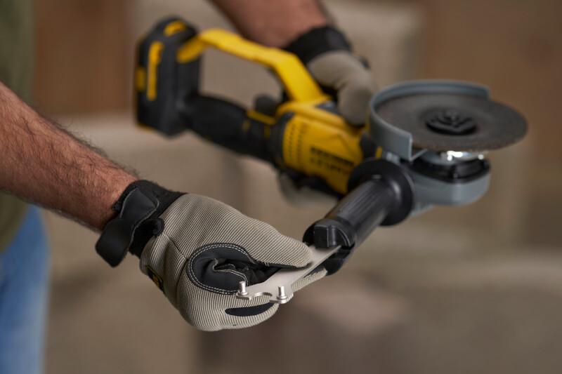 Cordless Angle Grinder 125Mm V20 18V 0*Ah - S/Sfmcg400B