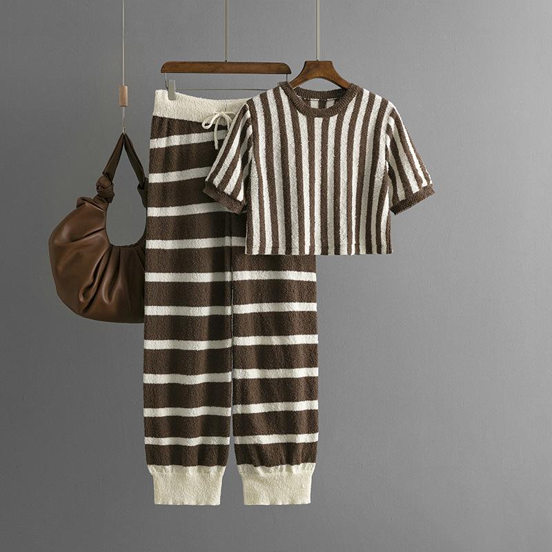 

Летний новый полосатый топ с коротким рукавом и круглым вырезом, повседневный вязаный свитер, женский костюм One size темно-коричневого