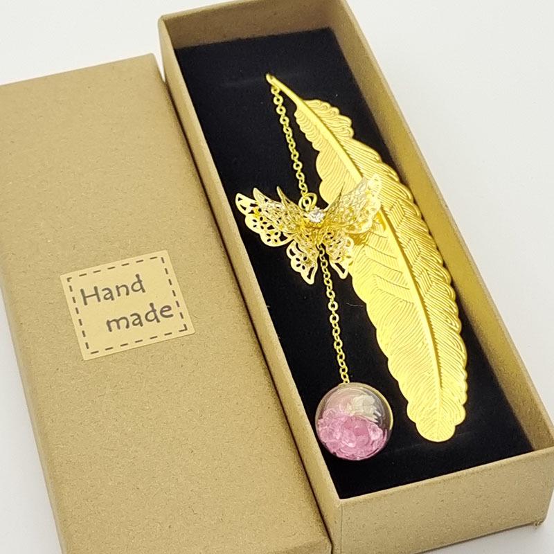 Popular Chinese Metal Feather Bookmark with Dried Flower and Butterfly Design - Perfect Teacher's Day Gift