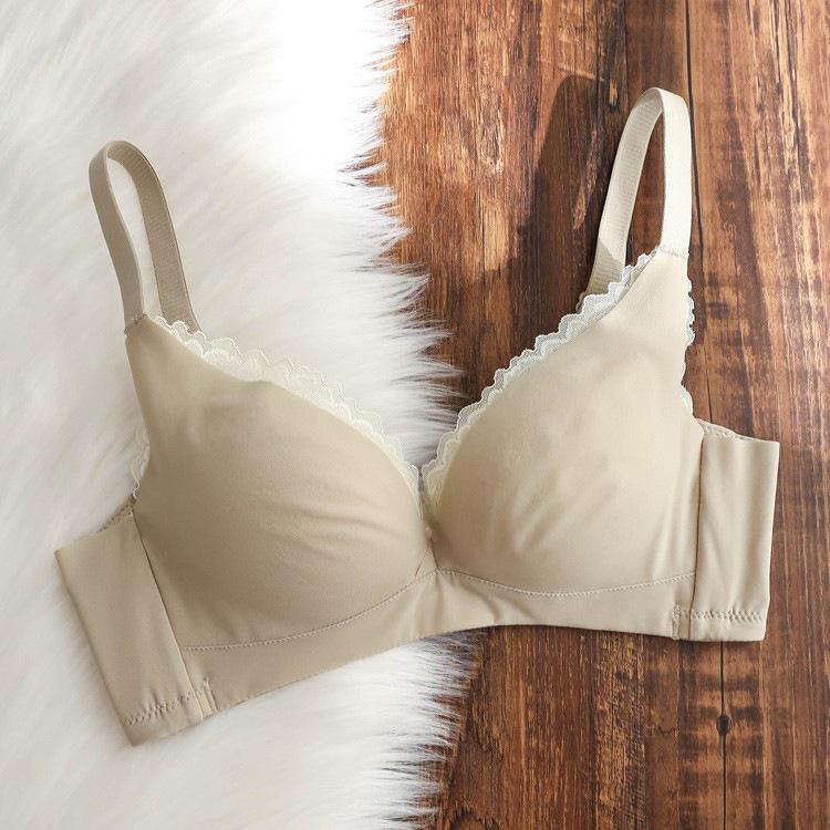 

Seamless 100% Mulberry Silk Push-Up Bra for Women - Small Chest Support, Anti-Sagging, Wire-Free 34/75 (Recommended 70C/75AB)