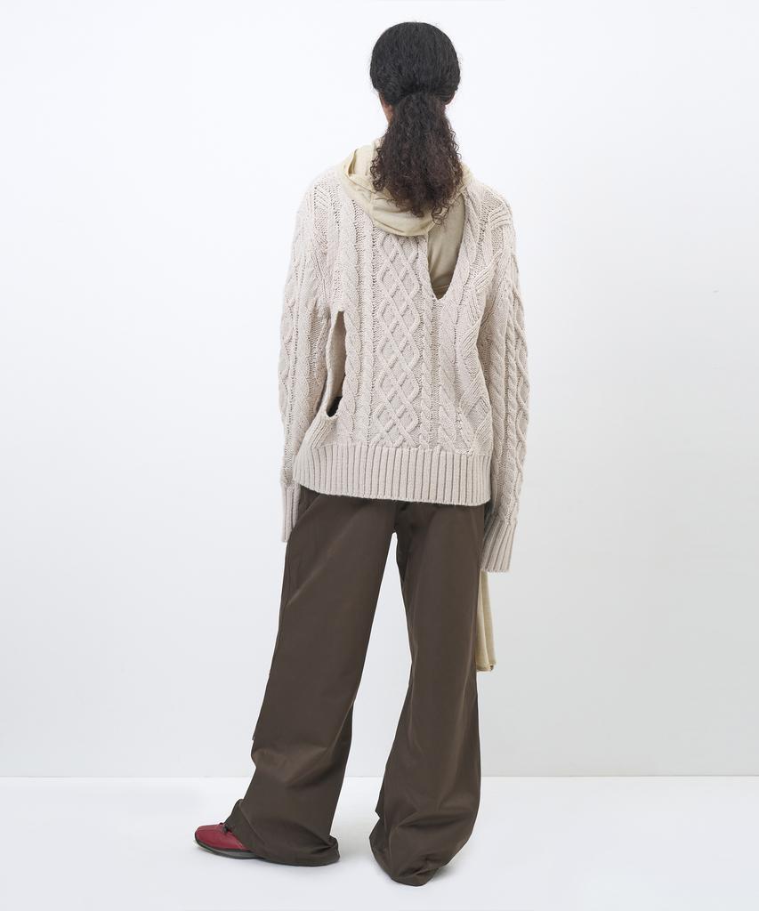 PARTIMENTO WOMEN Heavy Cutout Cable Knit Crew Neck_Ivory