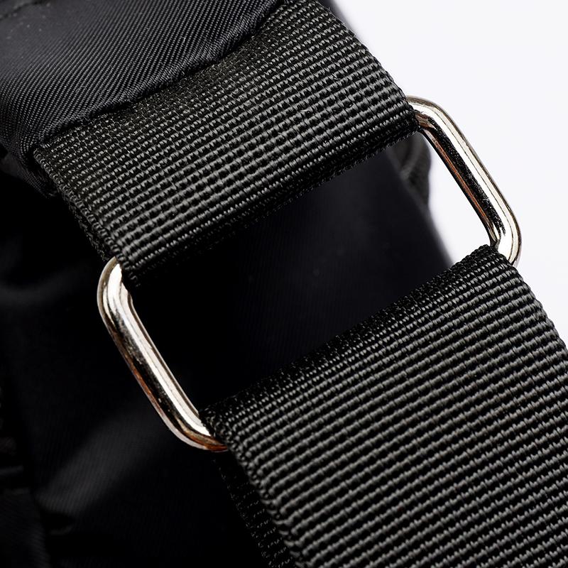 Minimalist Men's Shoulder Bag Large Capacity Durable Men's Crossbody Bag Waterproof Nylon Multi-Compartment Casual Men's Bag