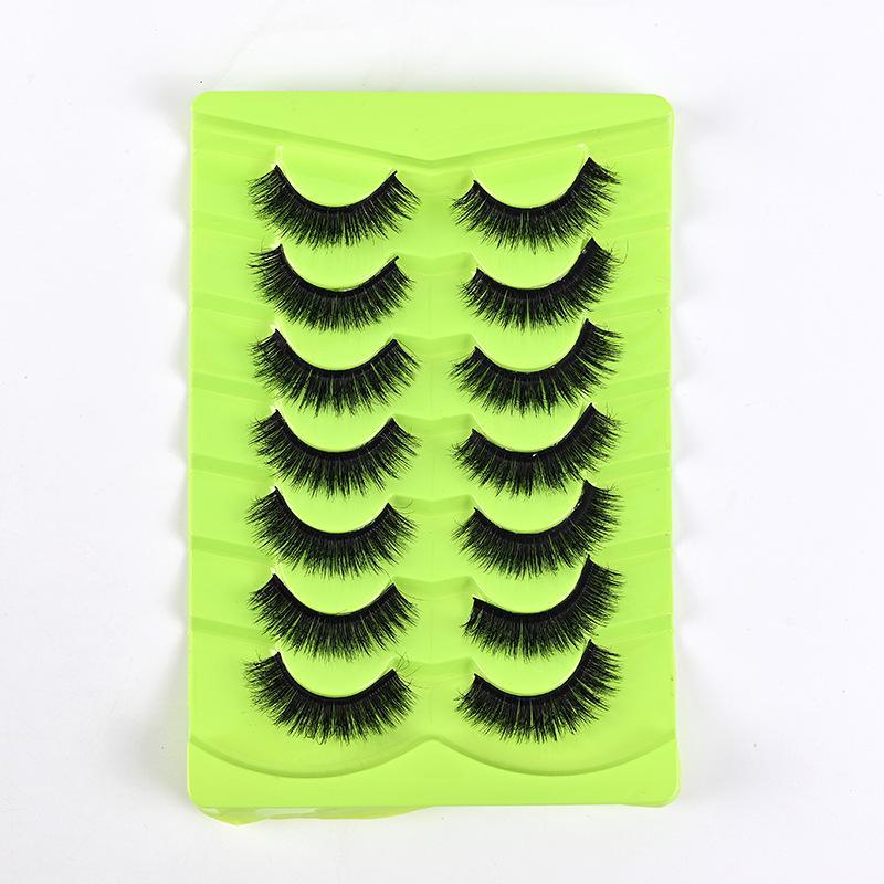 

Накладные ресницы с естественным завитком в стиле «небрежный стиль» — 7 пар густых, перекрестно-узорчатых ресниц телесного оттенка для макияжа.