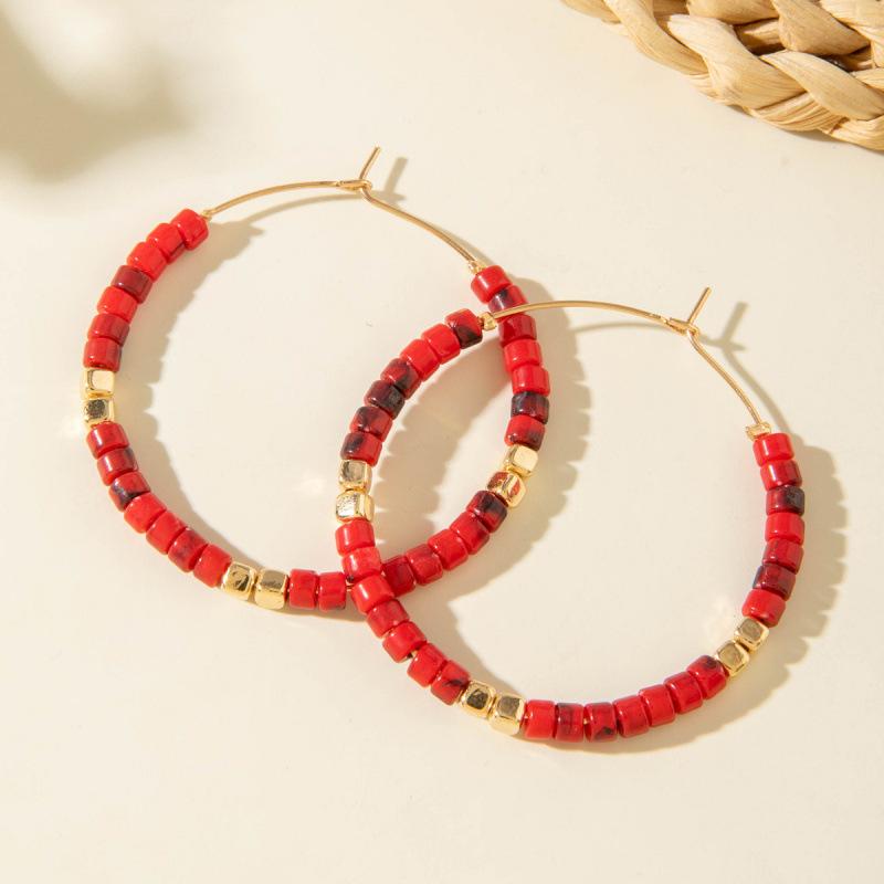 New light luxury French earrings, retro versatile earrings, resin colored gold bead jewelry