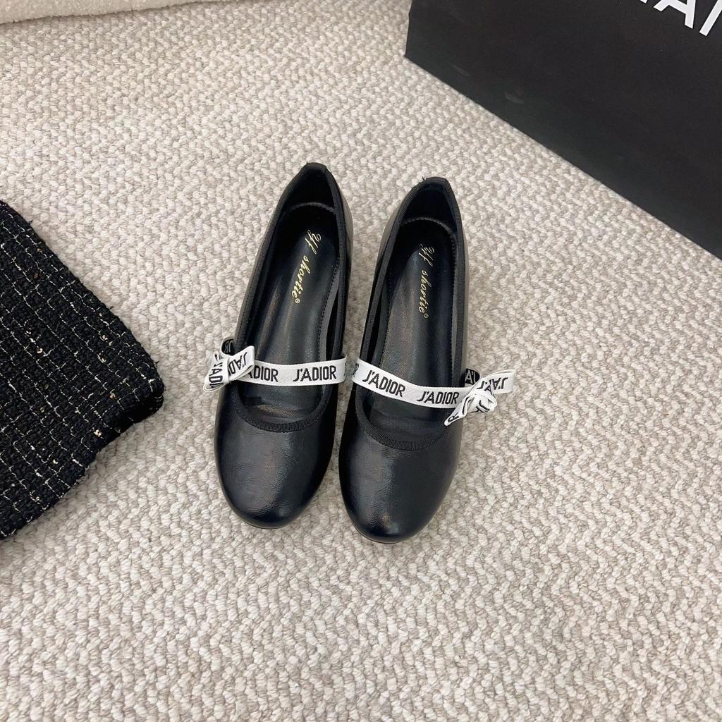 Zwiększenie wysokości 5 cm kokarda miękka podeszwa buty Mary Jane damskie 2025 lato nowe Xiaoxiangfeng słowo z okrągłym czubkiem pojedyncze buty