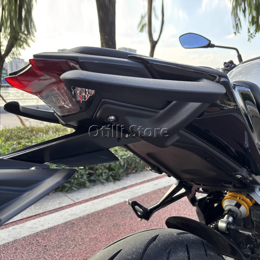 New Motorcycle Rear Grab Bars Rear Seat Pillion Passenger Grab Rail Handle Fit For YAMAHA MT09 MT-09 MT 09 SP 2024 2025