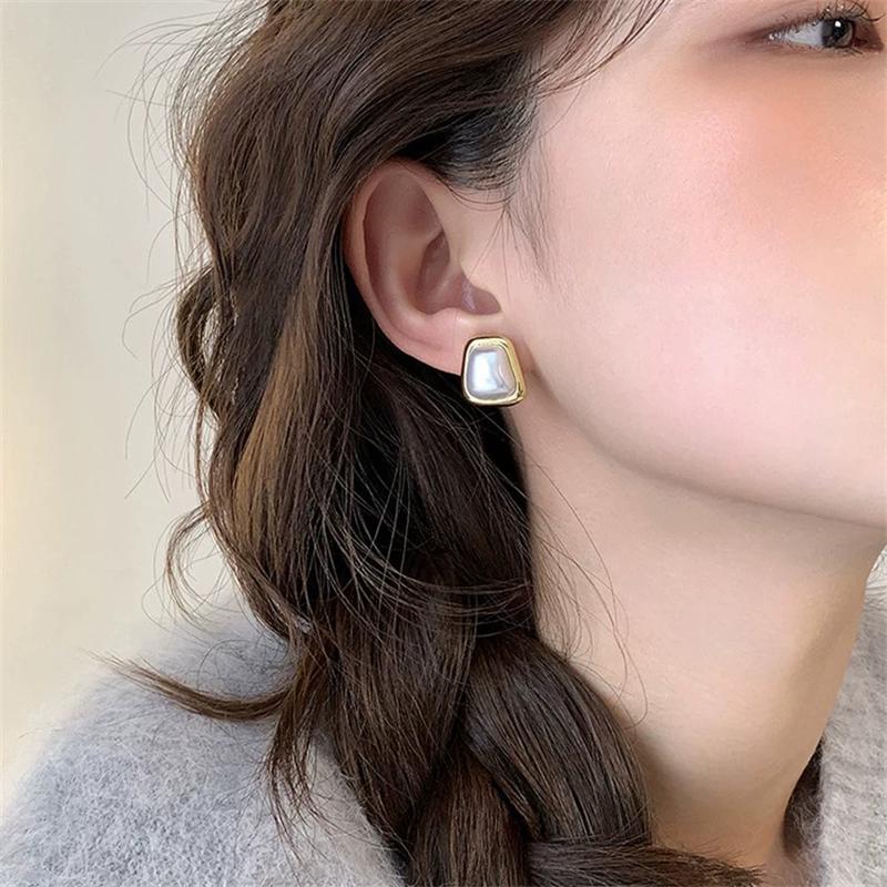 French Geometric Pearl Stud Piercing Earrings For Women Lady Fashion New Jewelry Gift Party Wedding bijoux femme