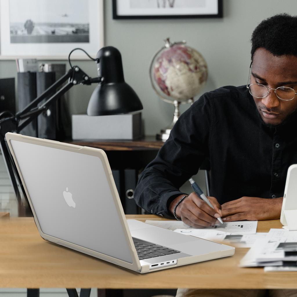 For MacBook Pro 16 tommer (2024) (2023) (2021) A2485 A2780/A2991 (M1/M2/M3) PC+TPU Bærbar PC-deksel Anti-fall Støtsikkert Etui