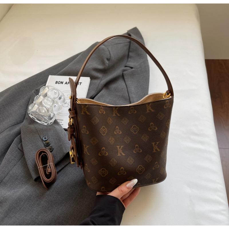 Premium Light Luxury Niche Bag Women's New Trendy Fashion Hand Carry Shoulder Bag Commuter Messenger Bucket Bag