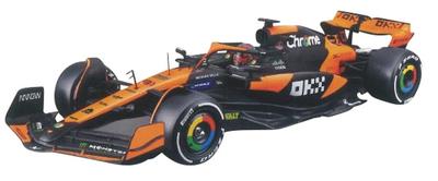 Bburago Scale Scale Model of McLaren F1 Team MCL38 Piastri with Helmet Finished Product 1/24 (2024) No.81 O. (Clear Case) - (BUR28033P)