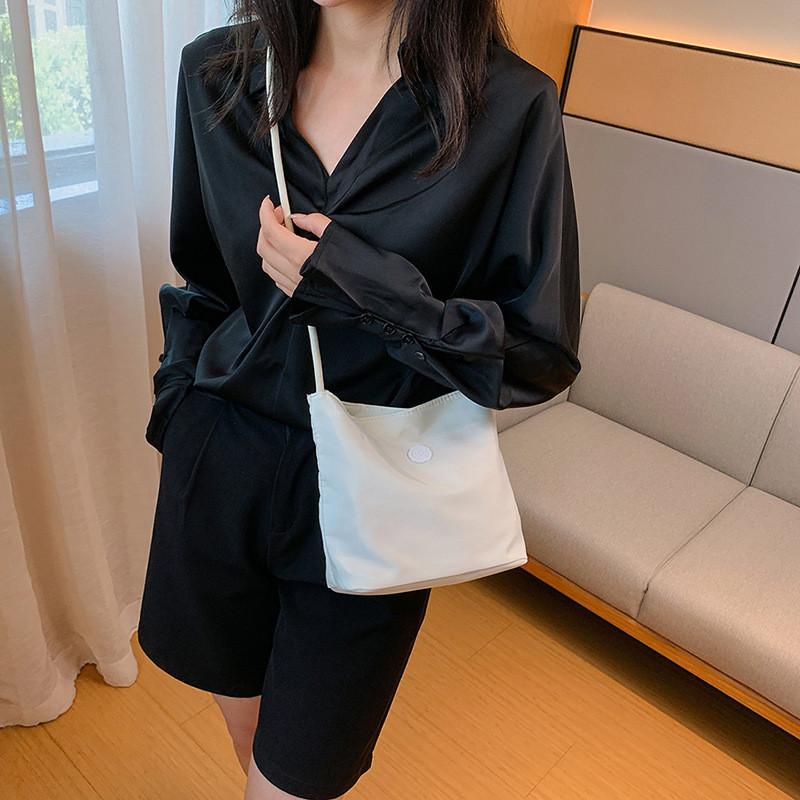 Chic And Trendy One Shoulder Nylon Tote Bag With Phone Pocket For Daily Use