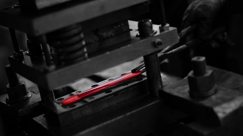 Cutipol (Authentic) Portuguese Cutlery Set, GOA Celadon Silver, 4-Piece Set, Perfect for Weddings, Couples, and Beginners, Dishwasher Safe, Gift Boxed