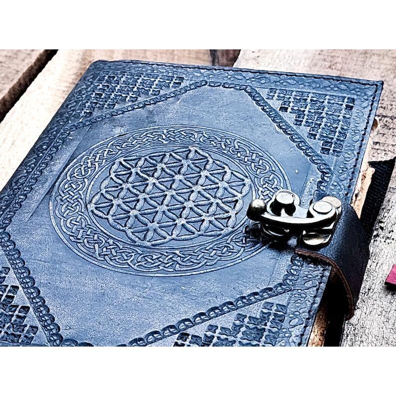 Handmade leather journal flower Of Life with c loc handmade pepar Antique book of spell the circle of life For Traveling Sketchbook