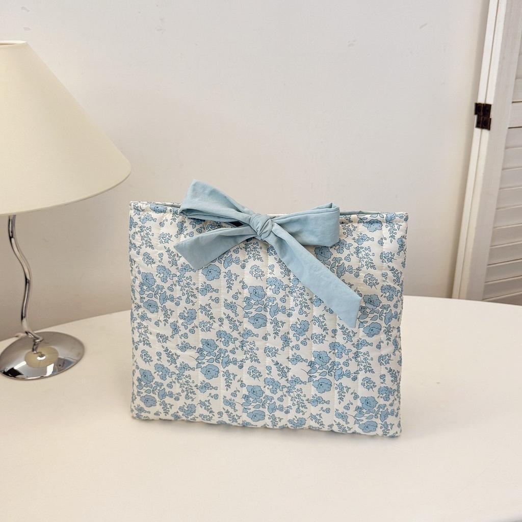 1PC Floral Quilted Makeup Bag with Bow Large Capacity Multifunctional Practical Lightweight College Style Unsealed Lined Purse