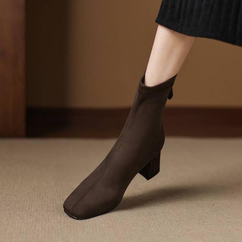 Autumn and Winter Square Head Medium Heel Martin Boots Leather Elastic Fleece Rear Zipper New Low Boots Square Heel Large Size Short Boots Women