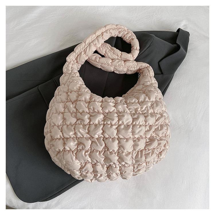 Korean versi Instagram girl pleated cloud bag 2026 new lightweight and versatile bubble large capacity commuting crossbody bag