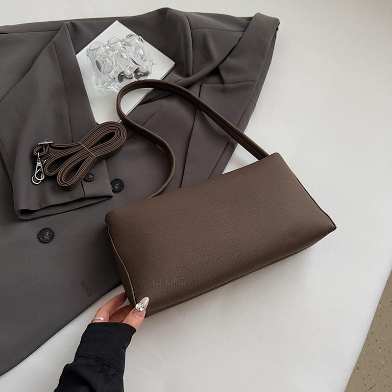 Underarm Bag Women's 2025 New Messenger Bag High Sense Popular Casual Versatile Shoulder Bag Autumn and Winter Baguette Bag