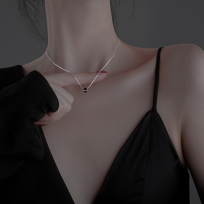 Japanese Simple Black Zircon Necklace Temperament Mini Round Bean Pendant Short Collarbone Neck Chain Student Women'S Accessories