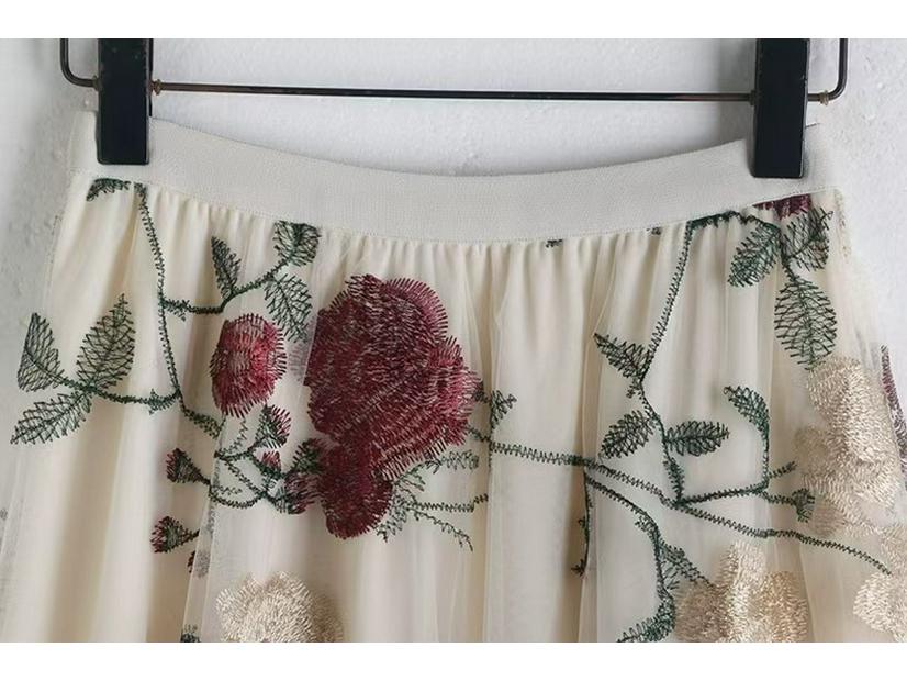 Women's French Retro Floral Embroidery A-Line Mesh Skirt for Spring/Summer