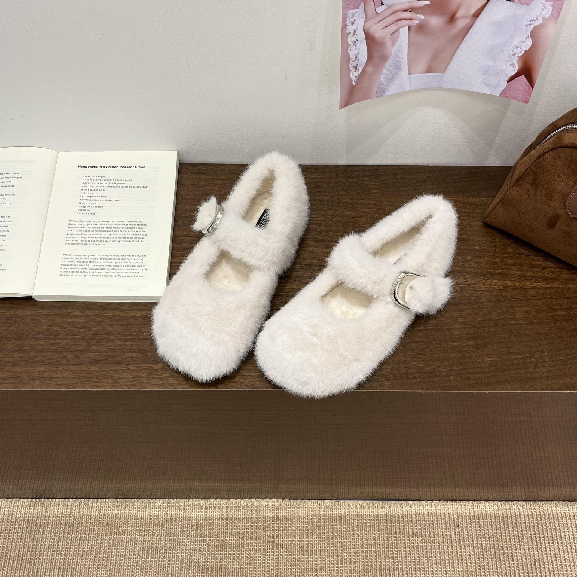 

Внутреннее увеличение высоты ретро пушистые туфли одинарные туфли женские 2025 осень и зима новые с юбкой бархатные туфли Мэри Джейн 39 чёрный