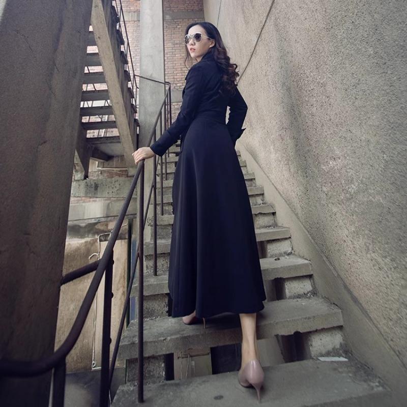 Kniehoher Trenchcoat, schlankes Temperament, langer Schnür-Revers-Trenchcoat, schmale Taille