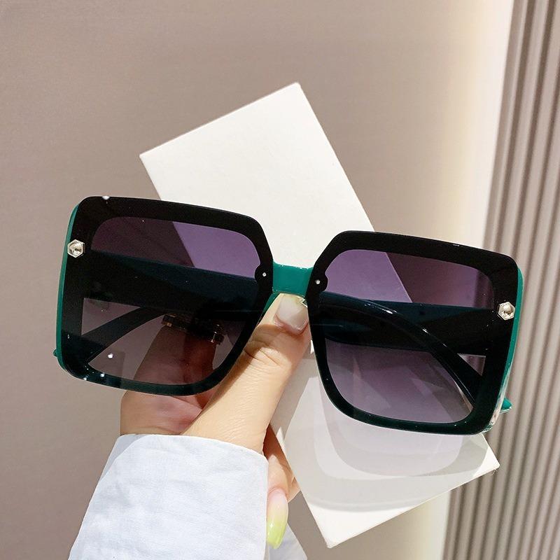 Vintage Women's Sunglasses for Female Retro Square Sunglasses Shades Large Frame Sunglasses