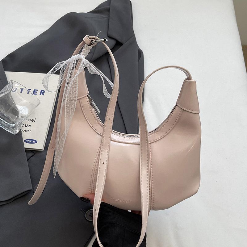 Popular Wholesale Fashion Simple Oil Wax Skin Niche Solid Color Dumpling Bag Temperament Commuting To Work Versatile Messenger Women's Bag