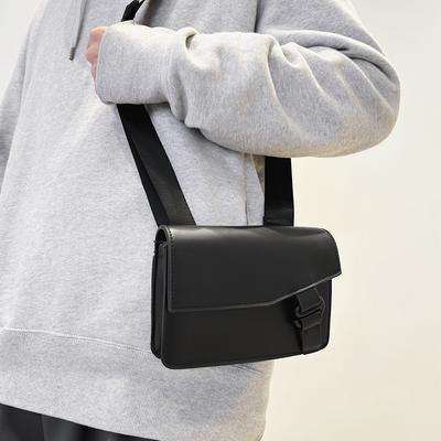 Malé štvorcové PU tašky cez rameno a crossbody pre ženy a mužov jednoduché kompaktné ležérne všestranné módne náprsné