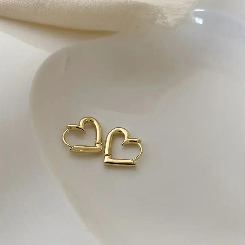 New Hollow Heart Earrings For Women Korean Edition Trendy Instagram Style Earrings Simple Small Exquisite Silver Needle Earrings