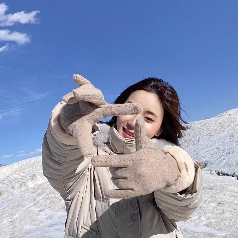 Gloves for Women Winter Warm Cycling and Driving Cold and Windproof Plus Velvet Cute Touch Screen Wool Hand Socks