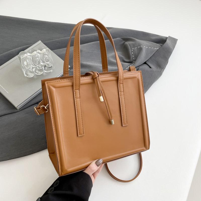 Personality Trend Fashion Tote Bag Women's Large-capacity Work Commuter Bag 2025 Korean Shoulder Handbag