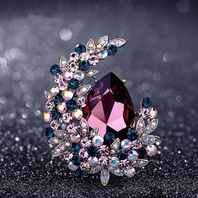 Broschen & Körperschmuck