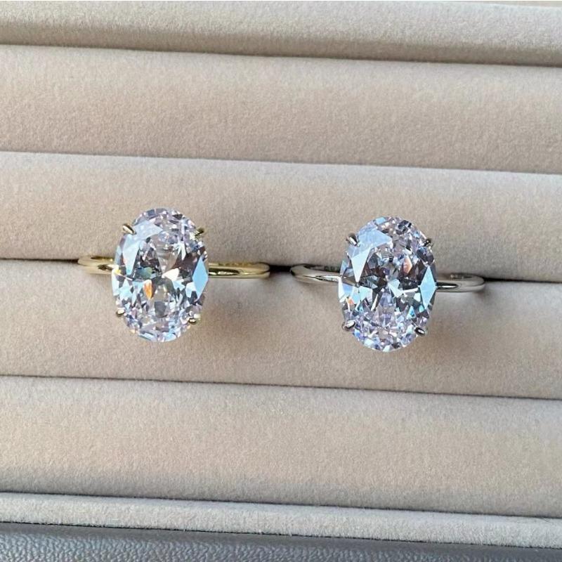 Minimalist zircon ring - handcrafted, ultra-sparkling diamond ring