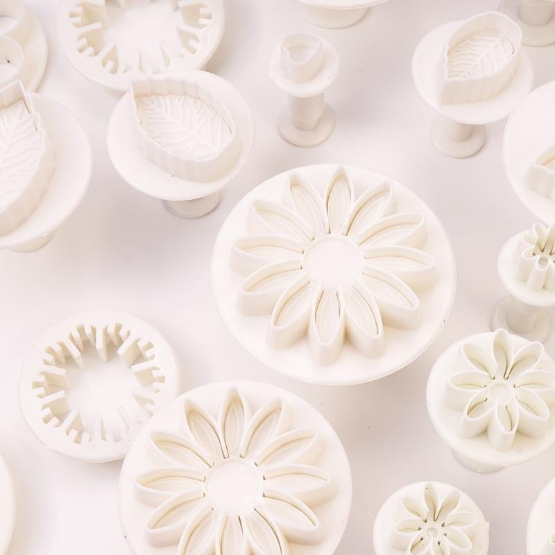 33 stk Stempel Plast Fondant Cutter Gjør-det-selv kake Kjeksform Kakebakeverktøy
