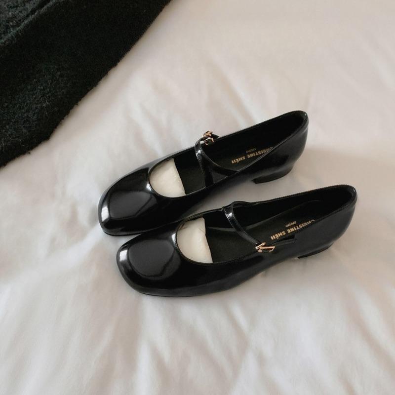 

New Versatile Women s Single Shoes with Buckle Straps and Thick Heels 34 чорний