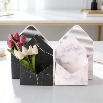 Bouquet Gift Box Handbag Style Floral Gift Bags for Flowers And Gifts Sturdy Cardboard Portable Flower Packaging Bags