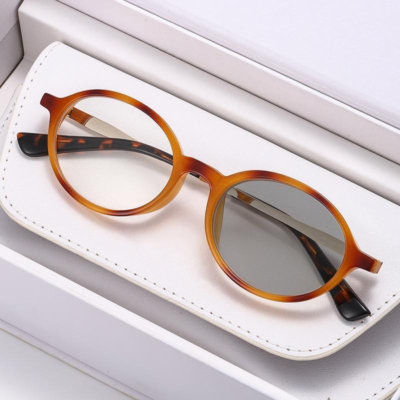 Oval Frame Photochromic High-Definition Myopia Glasses Unisex Ultra-Lightweight Comfortable Anti-Blue Light Eyewear 0 To -4.0