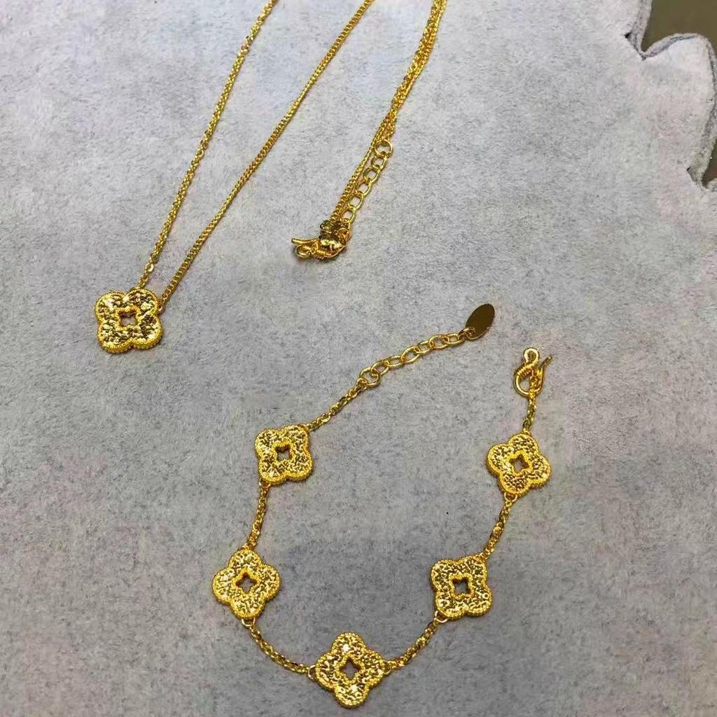 Crushed Ice Clover Necklace & Bracelet Set: Elegant Gift for Girlfriend