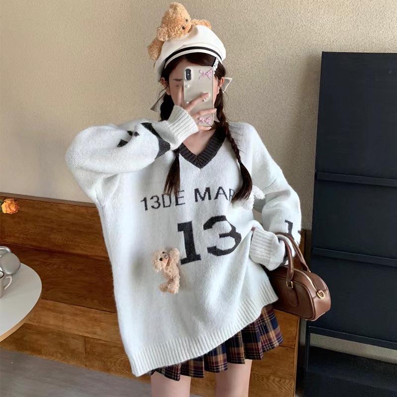 

New V-Neck Sweater: Unisex, Loose, Slimming, Lazy Style for Autumn and Winter One size [80-140 kg] белый