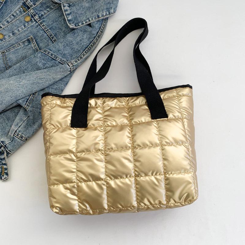 2025 Winter Versatile Influencer Shoulder Bag: Stylish Textured Makeup Tote
