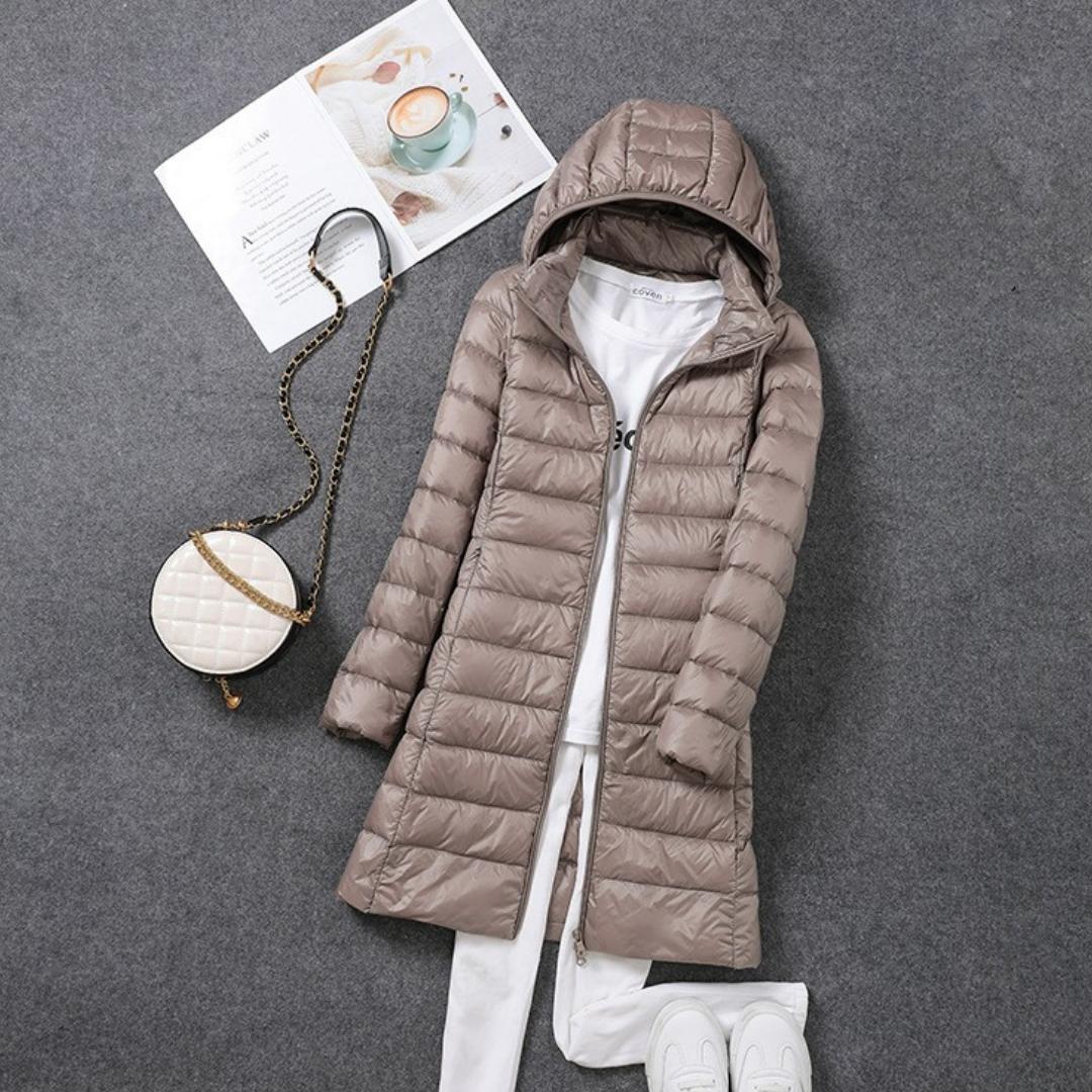 Женская ультралегкая куртка с капюшоном — фото 4